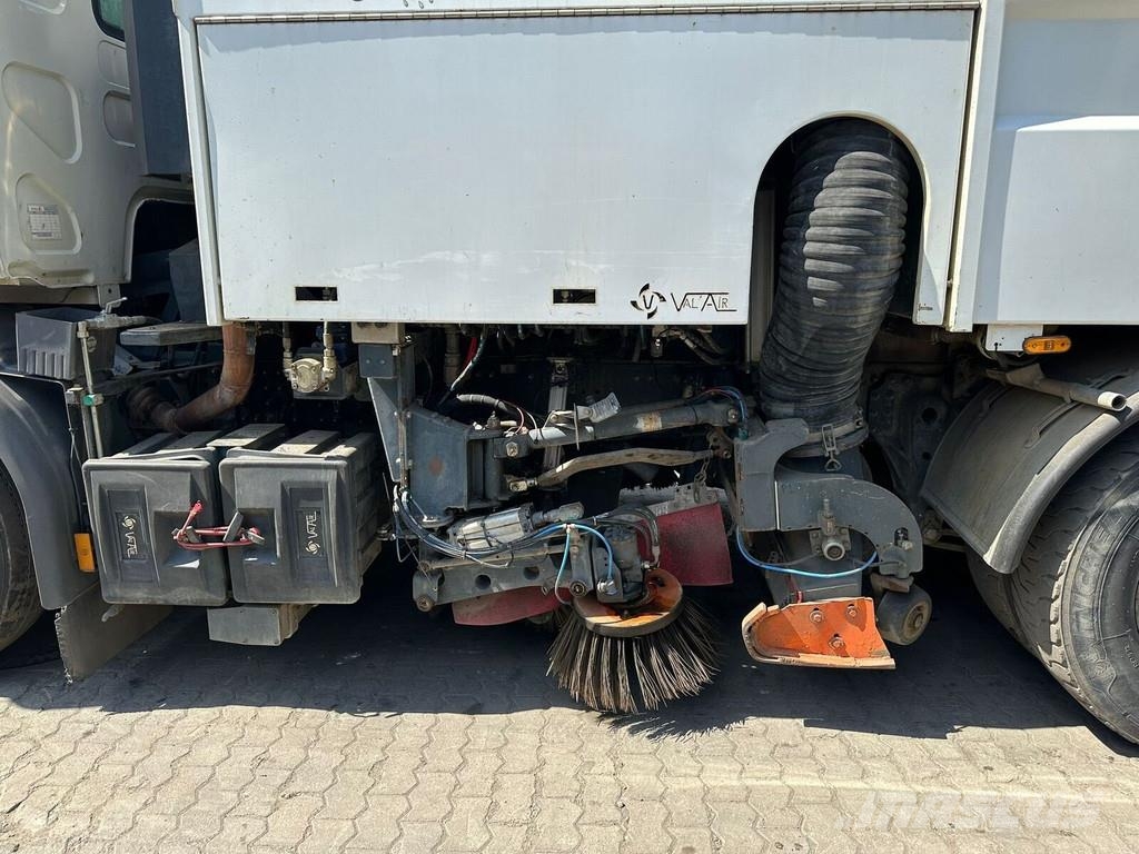 Renault Premium Lander 340 DXI Zamiatarki - Zgarniarki - Odśnieżarki