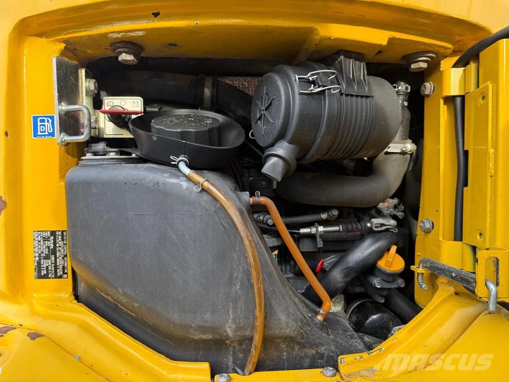 Komatsu PC18MR-3 Minigravemaskiner