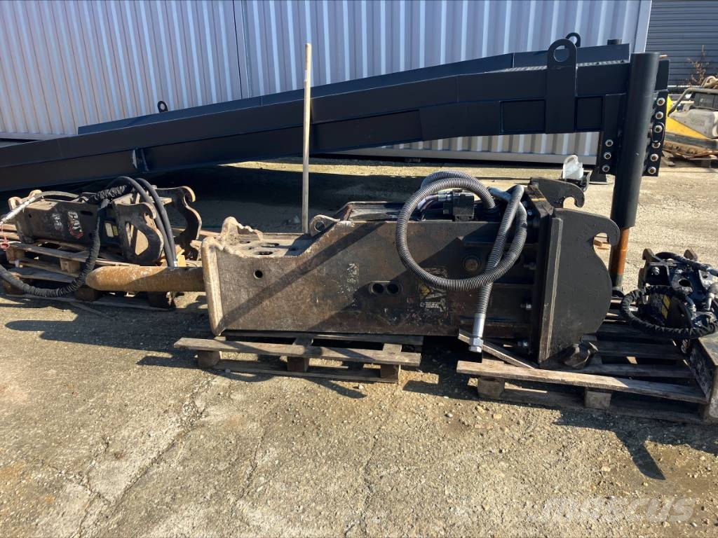 CAT H 120 GC Hammer / Brecher