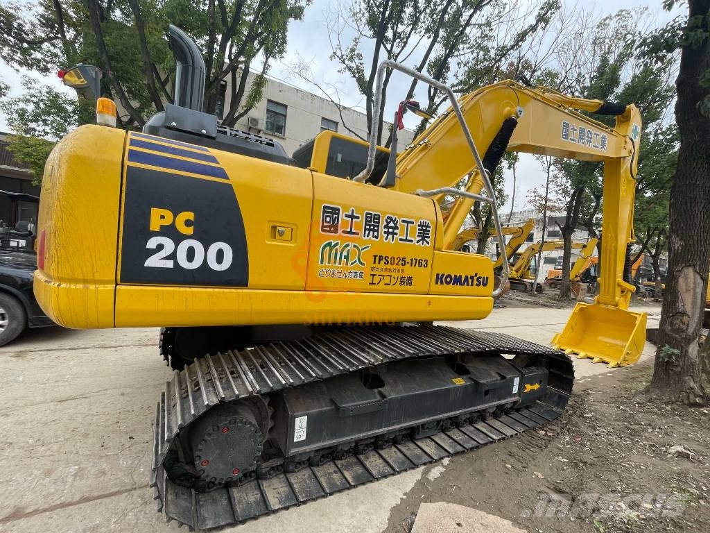 Komatsu PC 200-8 Gravemaskiner på larvebånd