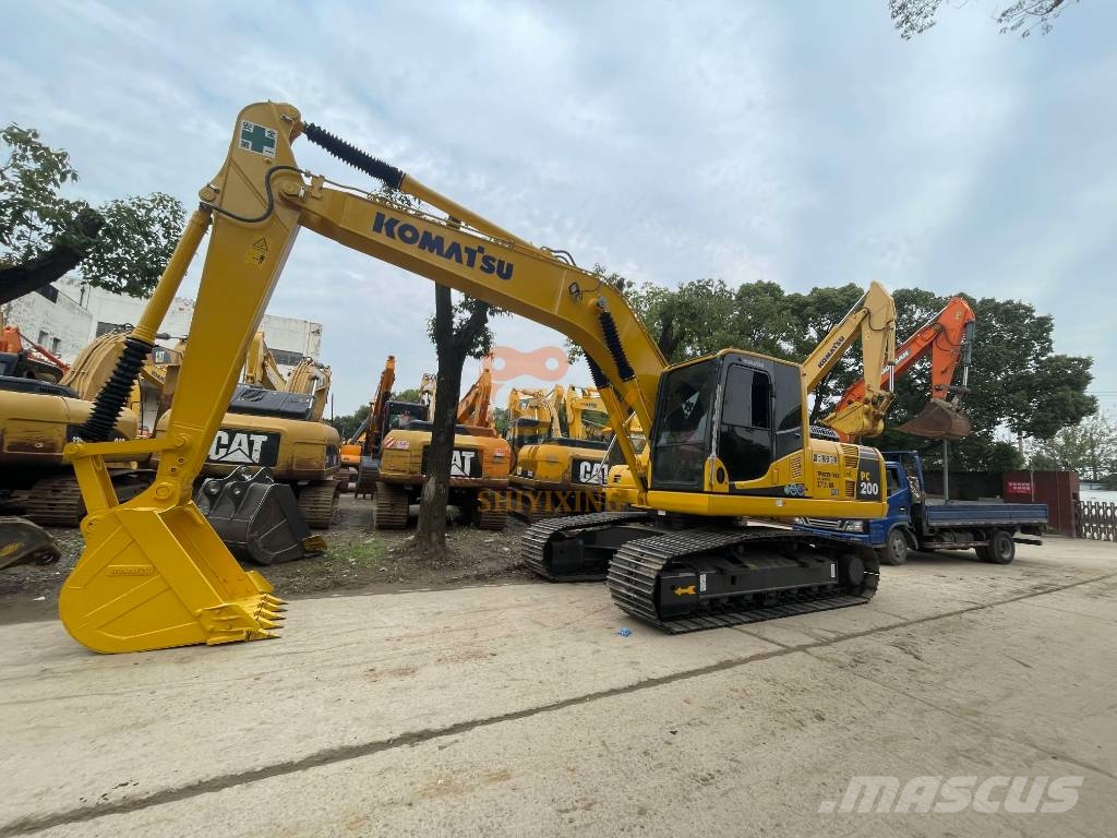Komatsu PC 200-8 Gravemaskiner på larvebånd