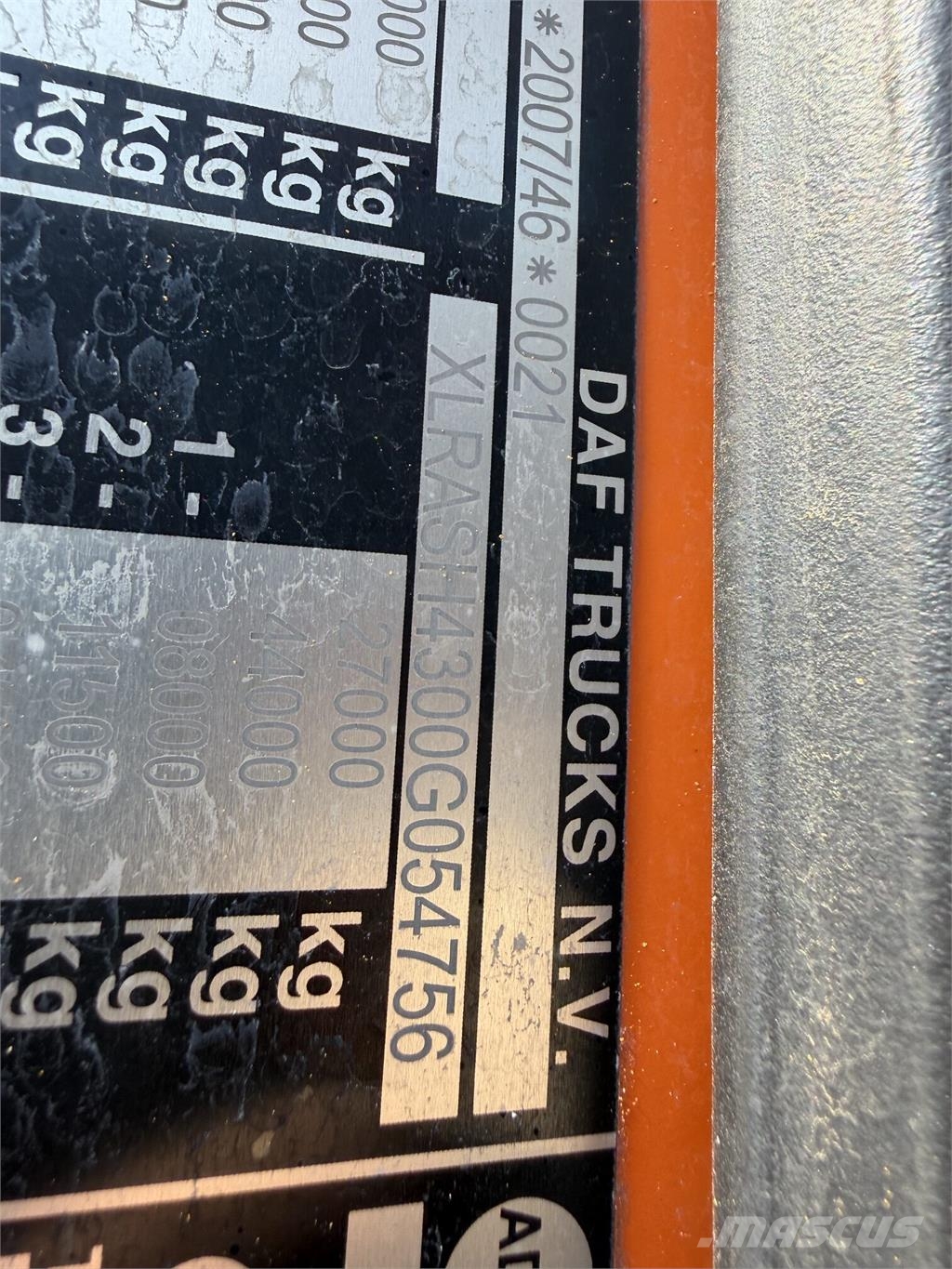 DAF XF VIN 756 Camión con caja abierta