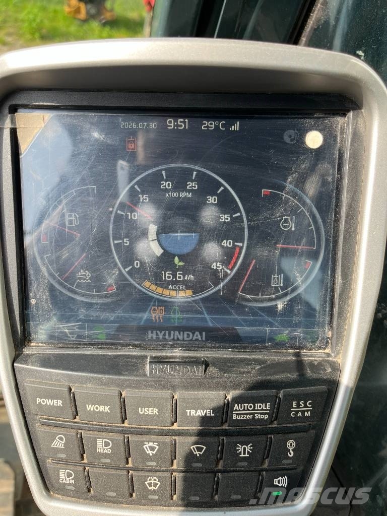 Hyundai HX300AL Bandgrävare