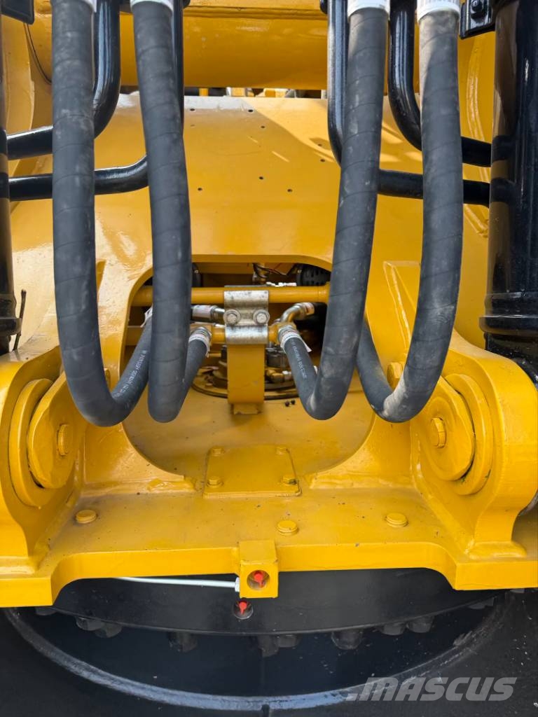 CAT 325D2L   3000 units excavators in stock Excavadoras sobre orugas