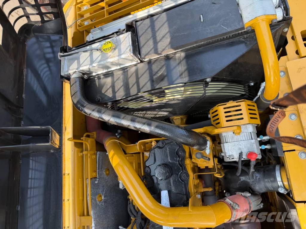CAT 325D2L   3000 units excavators in stock Excavadoras sobre orugas