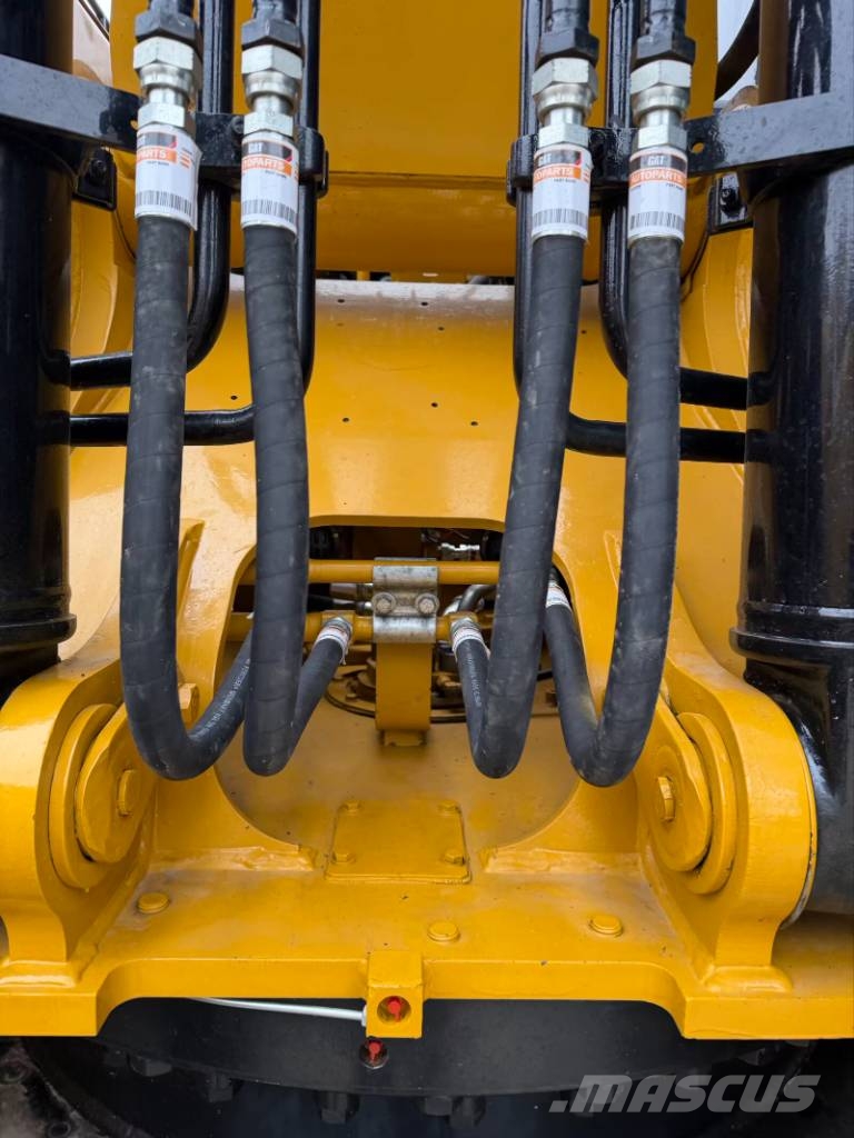 CAT 325D2L   3000 units excavators in stock Excavadoras sobre orugas
