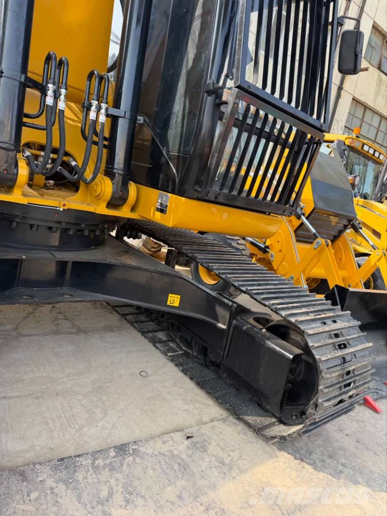 CAT 325D2L   3000 units excavators in stock Excavadoras sobre orugas