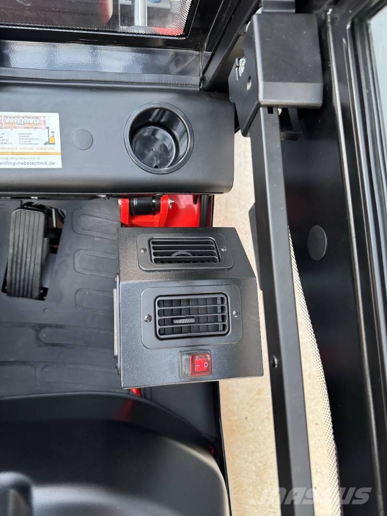 EP EFL 203 P Electric forklifts