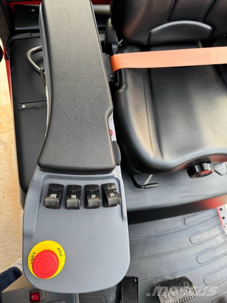 EP EFL 203 P Electric forklifts