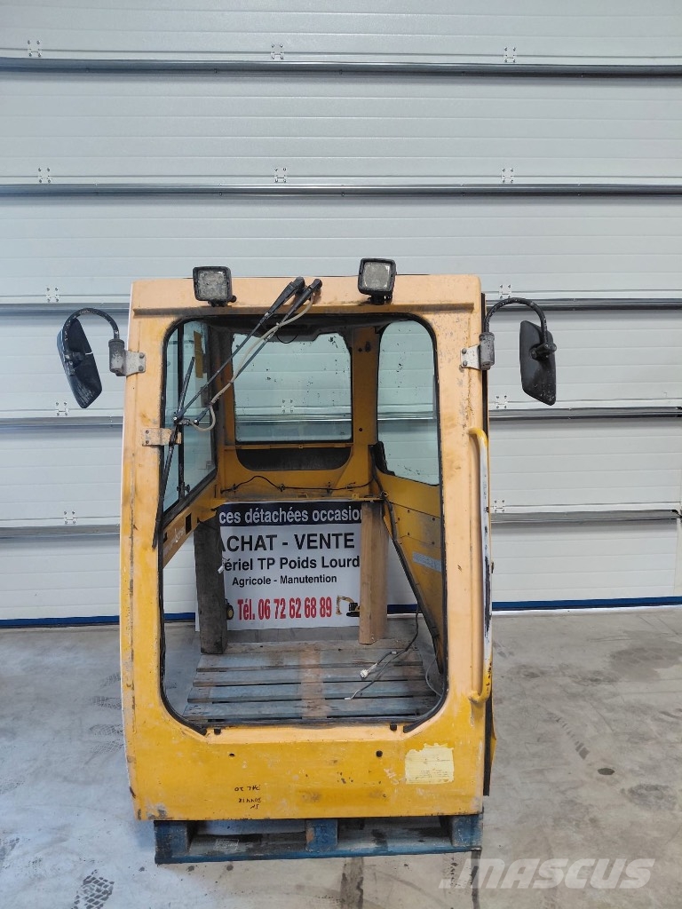 Yanmar Vio 80 U كابينة والداخلية