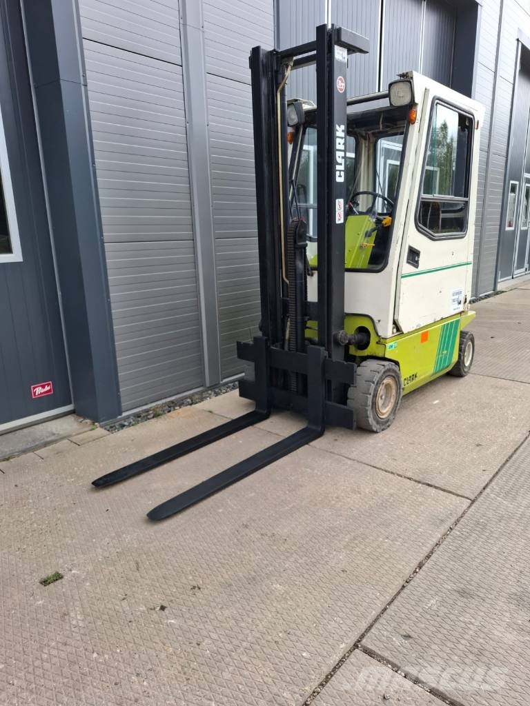 Clark EM 15 Elektritõstukid