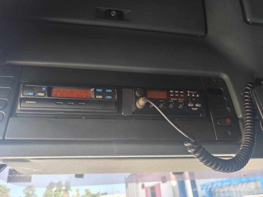 DAF PK44002 Camiones de caja de lona