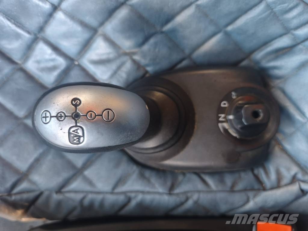 DAF PK44002 Camiones de caja de lona