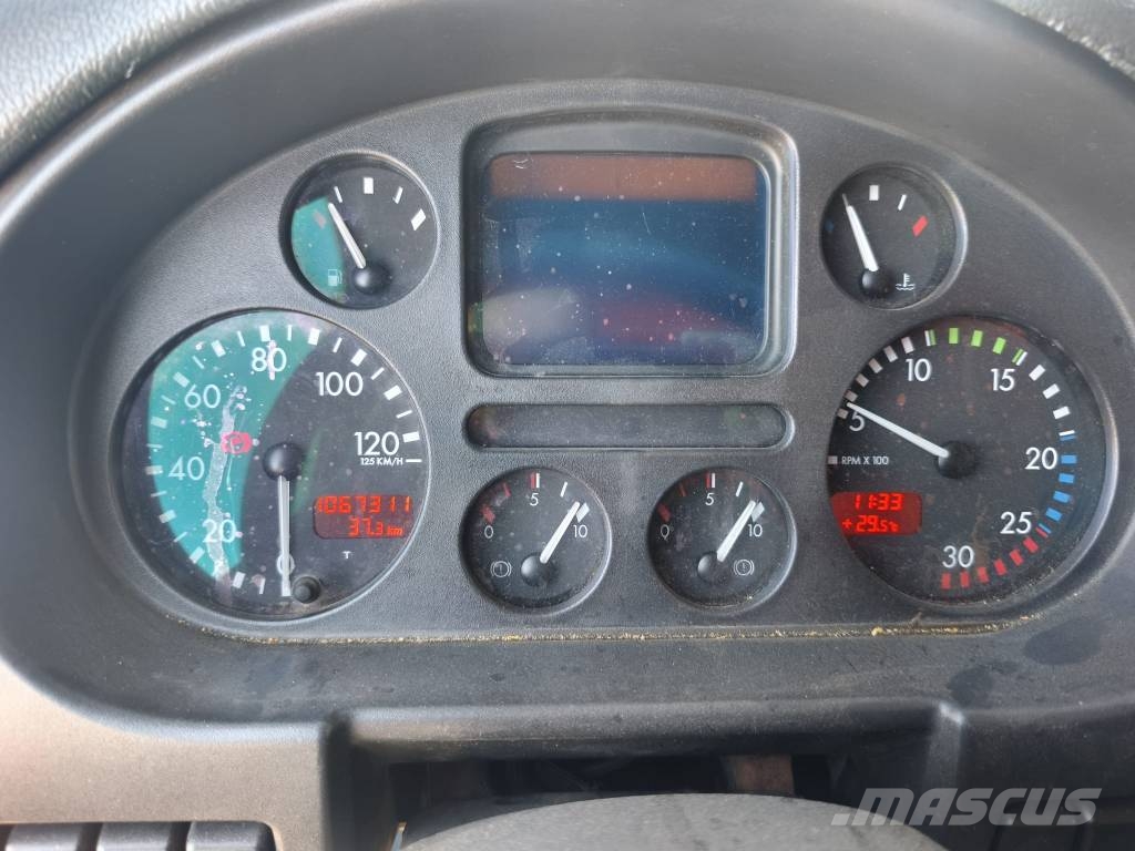 DAF PK44002 Camiones de caja de lona