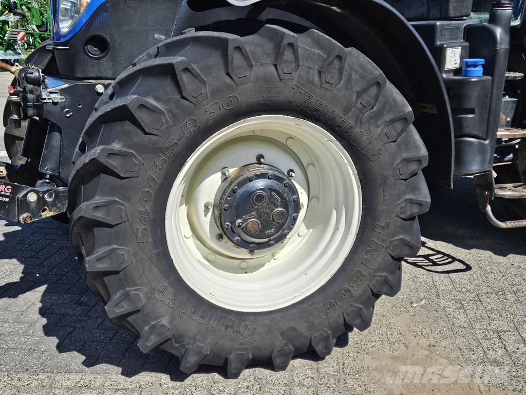 New Holland T7.210 Power command Trekkers