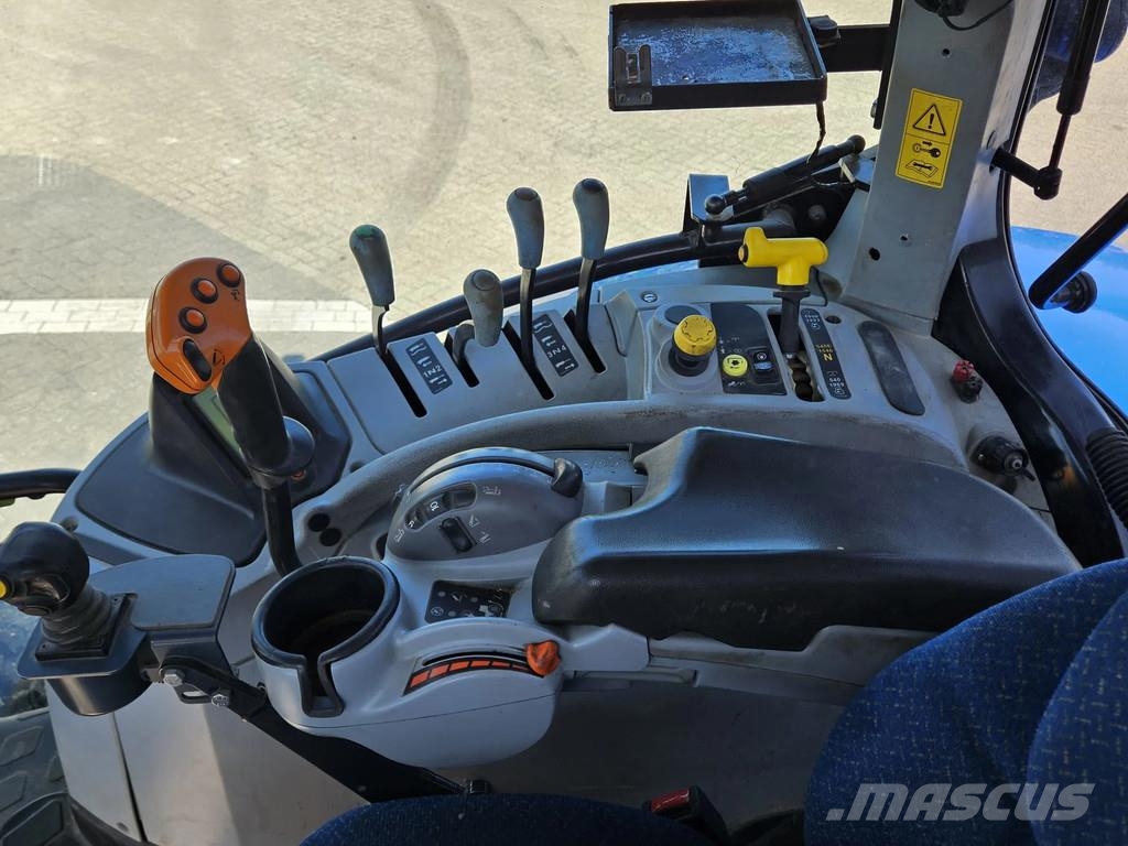 New Holland T7.210 Power command Trekkers