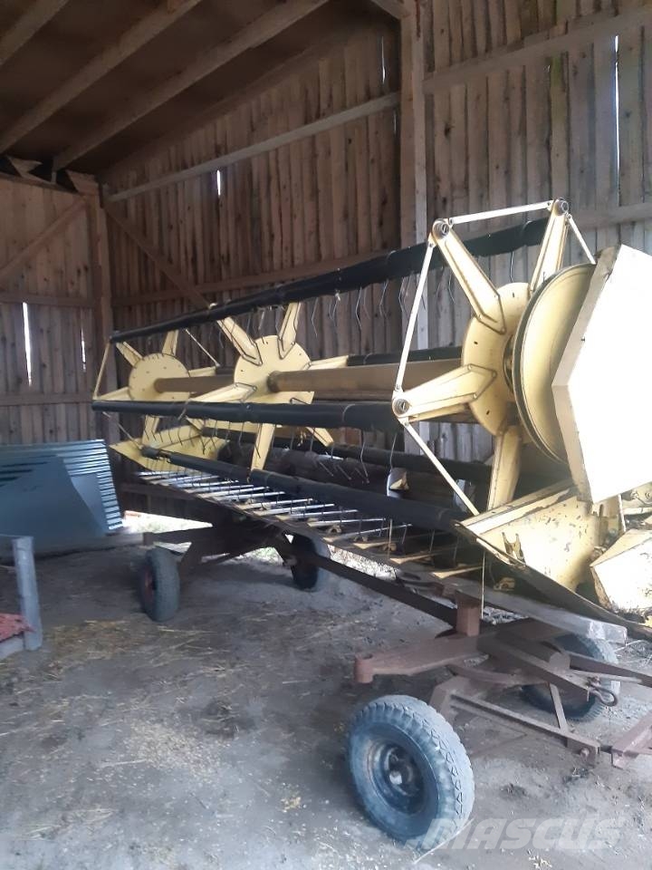 New Holland 8030, 13fot, 3475tim Moissonneuse batteuse