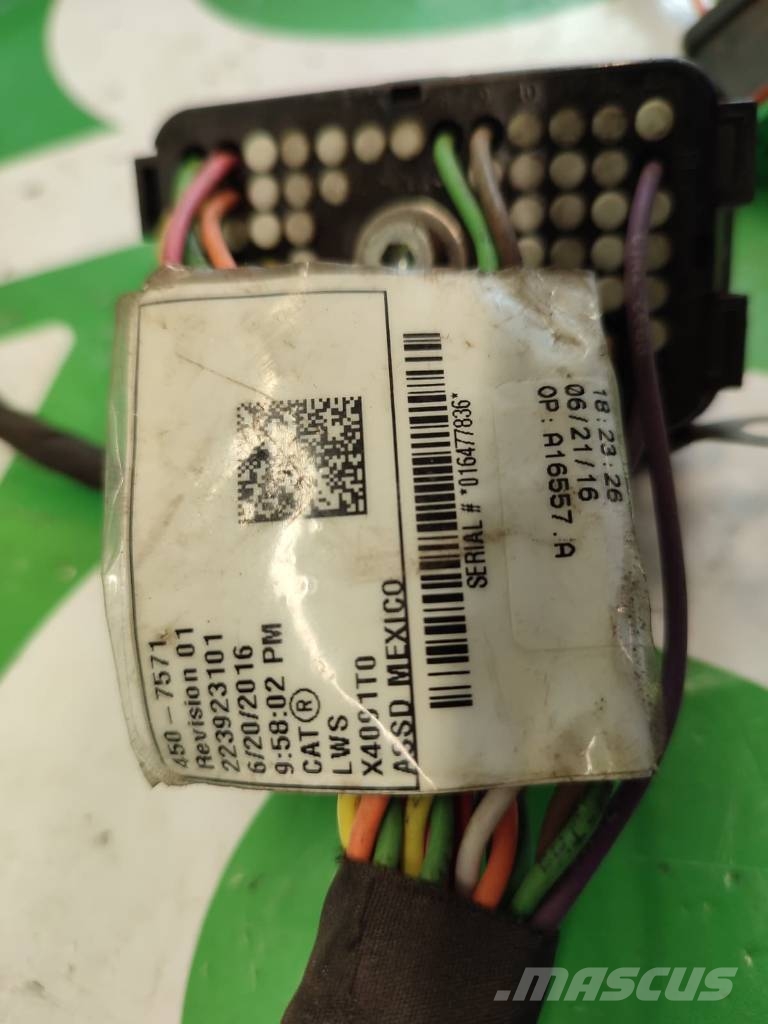 CAT 450-7571 Caterpillar 950M Plug Connector Wire Harn Sähkö ja elektroniikka