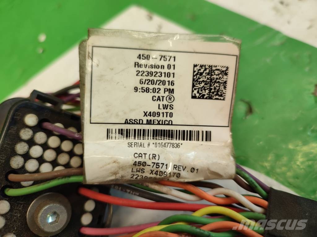 CAT 450-7571 Caterpillar 950M Plug Connector Wire Harn Sähkö ja elektroniikka