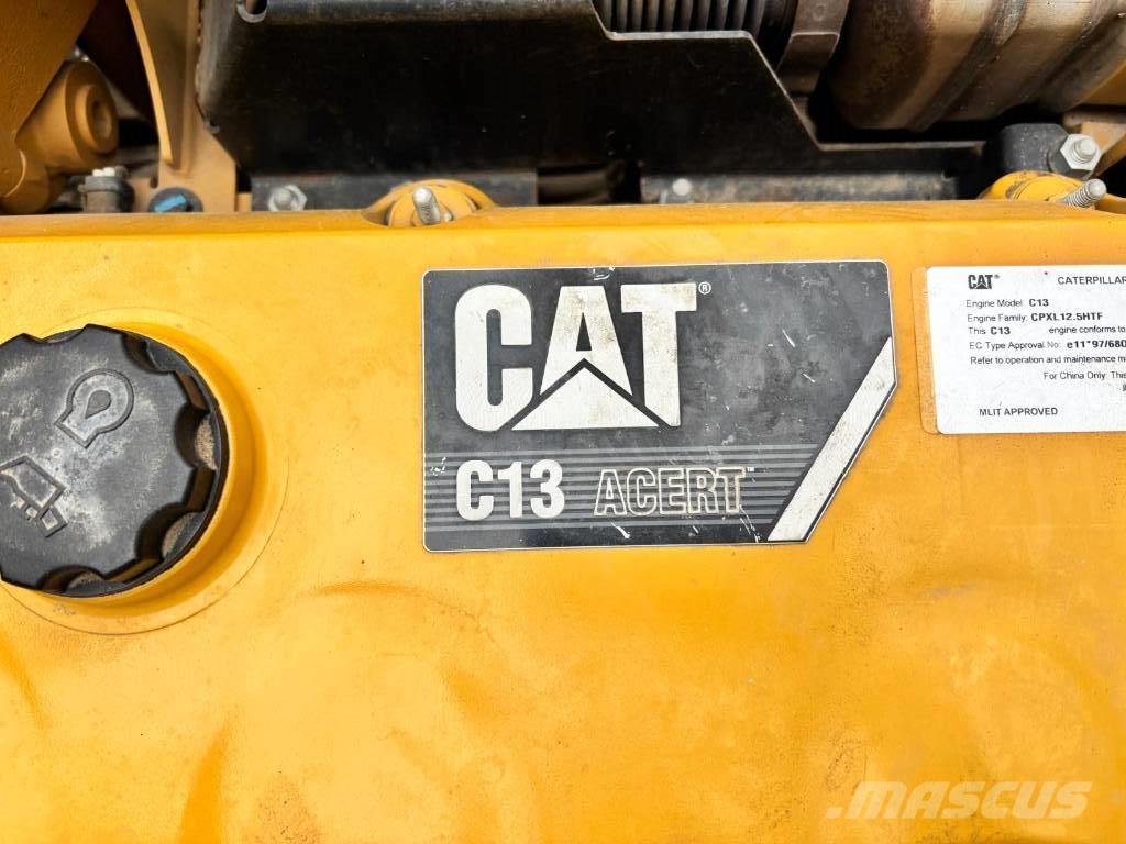 CAT 730 C (CE) 연결식 홀러