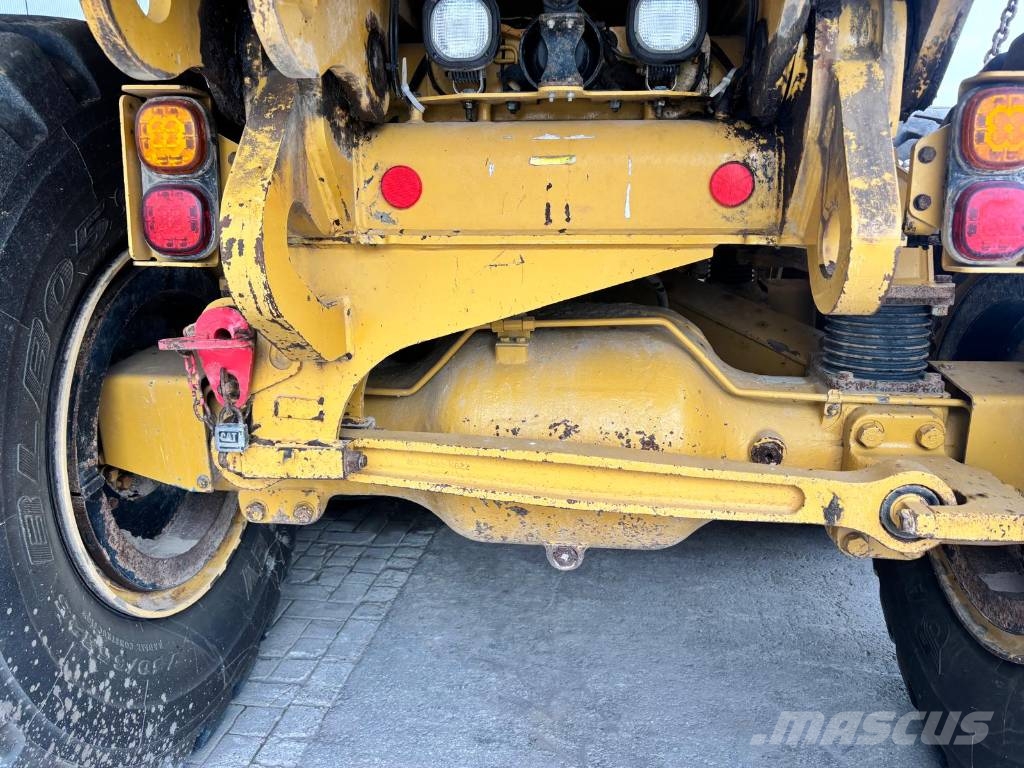CAT 730 C (CE) 연결식 홀러