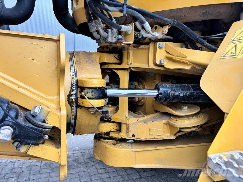 CAT 730 C (CE) 연결식 홀러