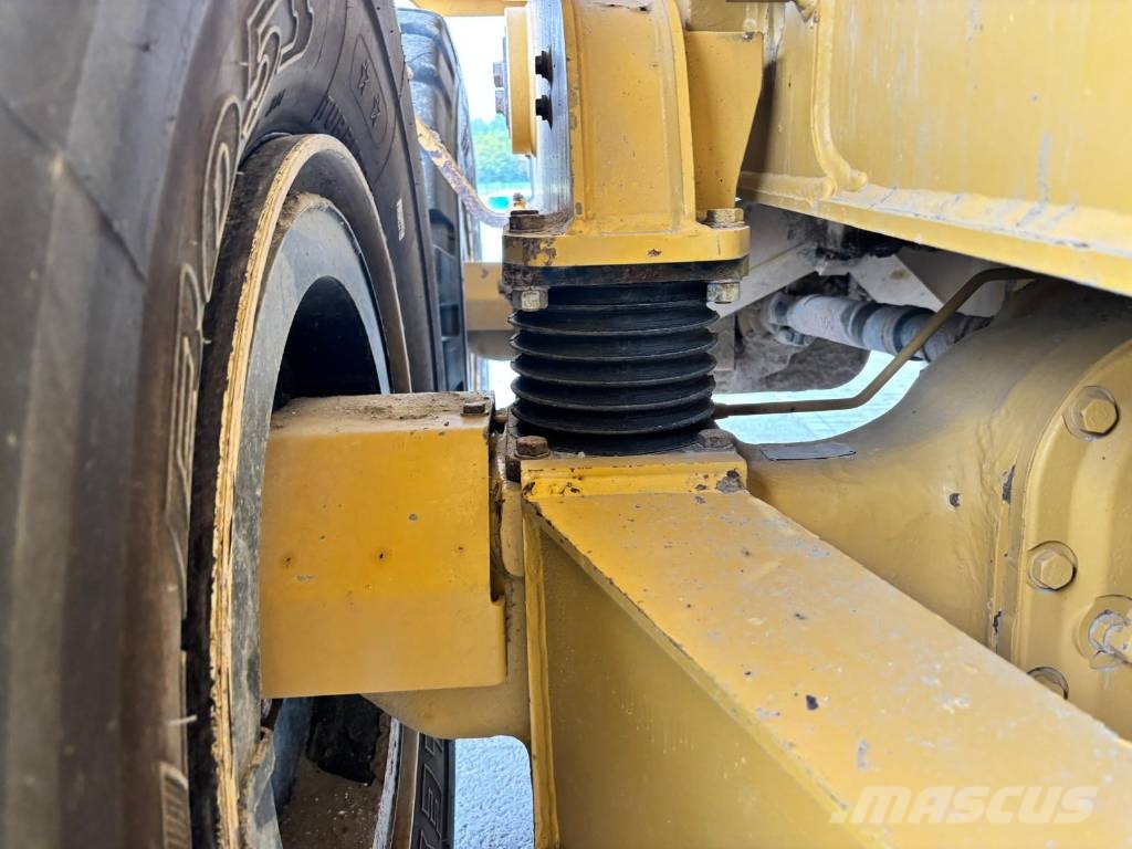 CAT 730 C (CE) 연결식 홀러