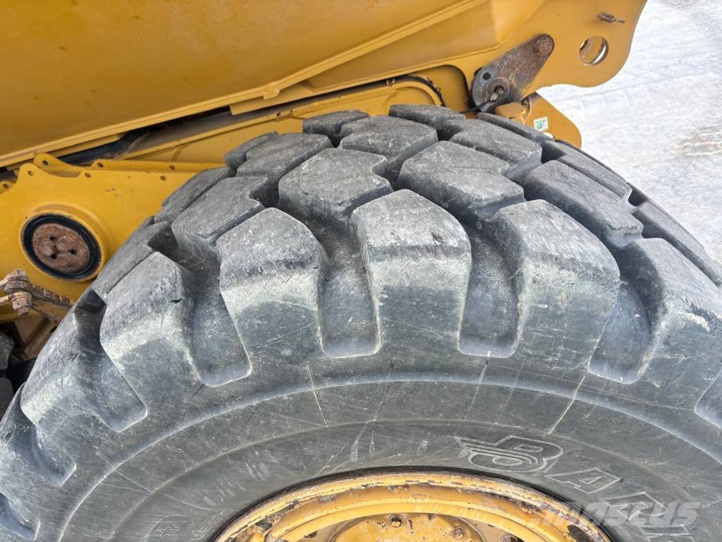 CAT 730 C (CE) 연결식 홀러