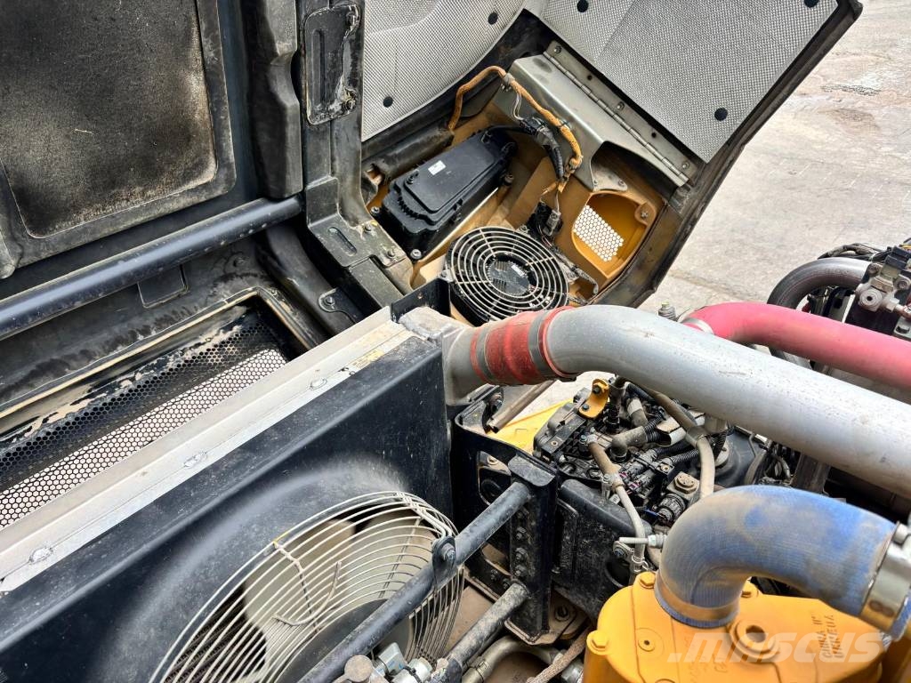 CAT 730 C (CE) 연결식 홀러