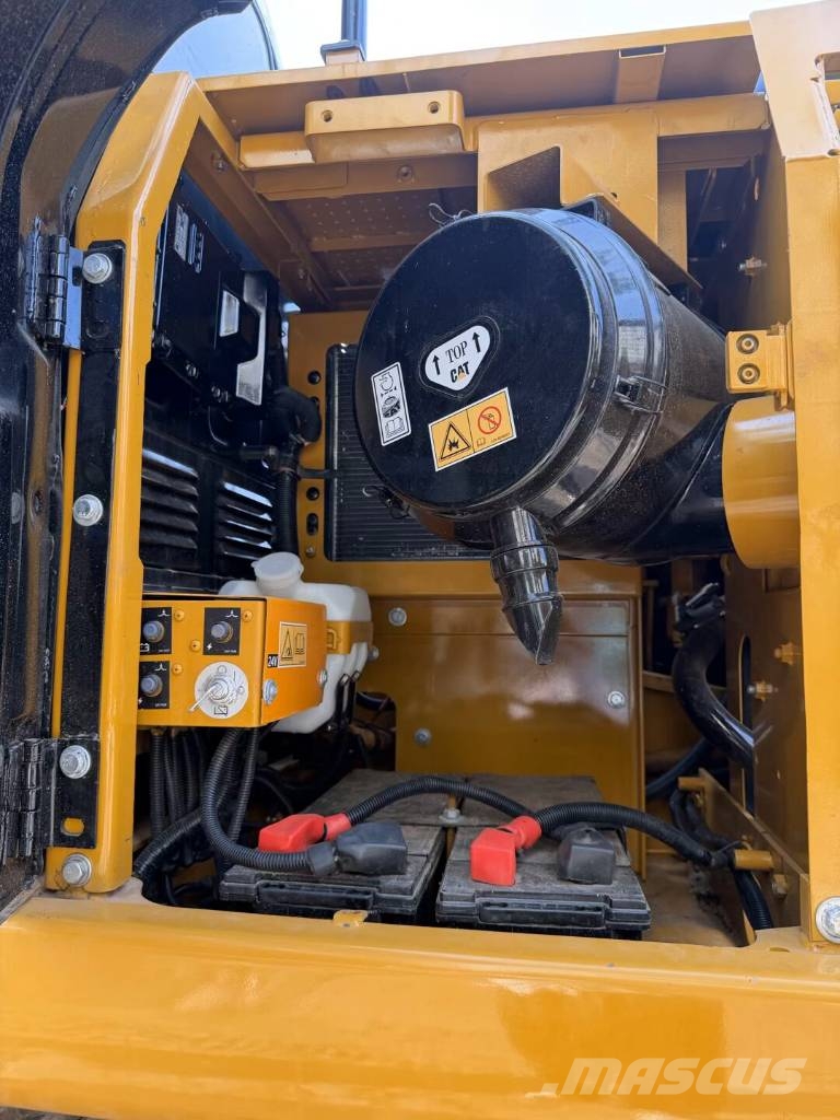 CAT 325D2L Source factory Kāpurķēžu ekskavatori