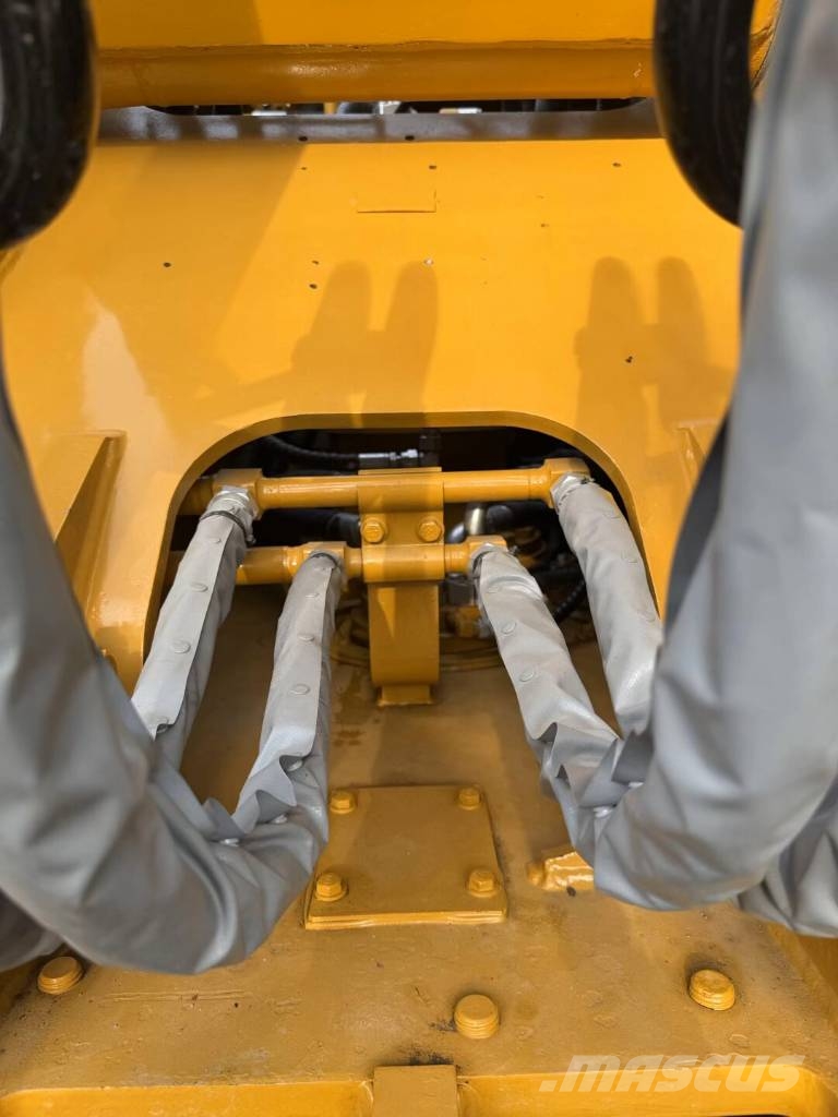 CAT 325D2L Source factory Kāpurķēžu ekskavatori