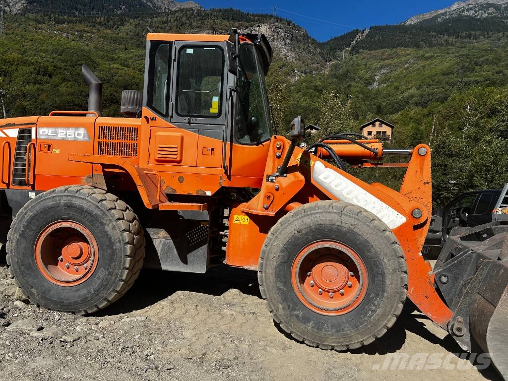 Doosan DL250 Chargeuse sur pneus