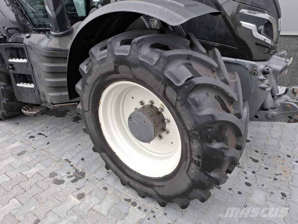 Valtra T 215 Direct Twintrac Tractoare