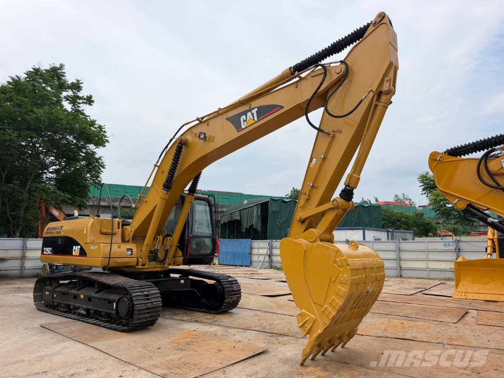 CAT 325 Crawler excavators