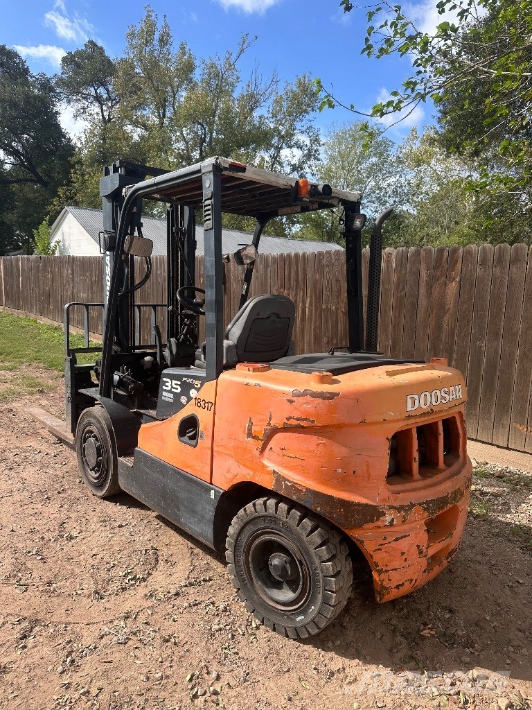Doosan D 35 S-5 Dizelski viličari