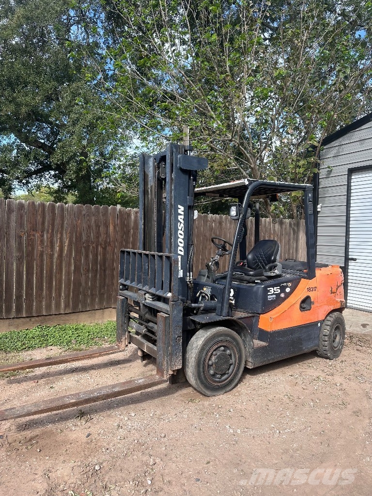 Doosan D 35 S-5 Dizelski viličari