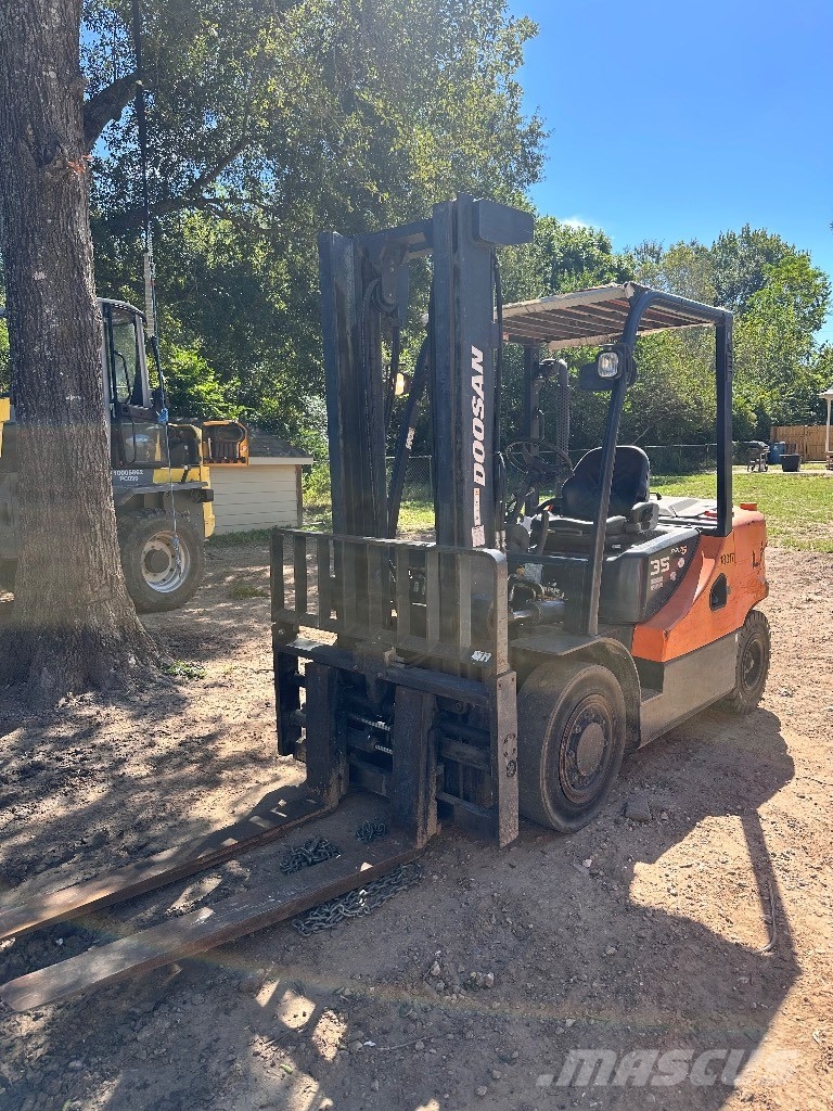 Doosan D 35 S-5 Dizelski viličari