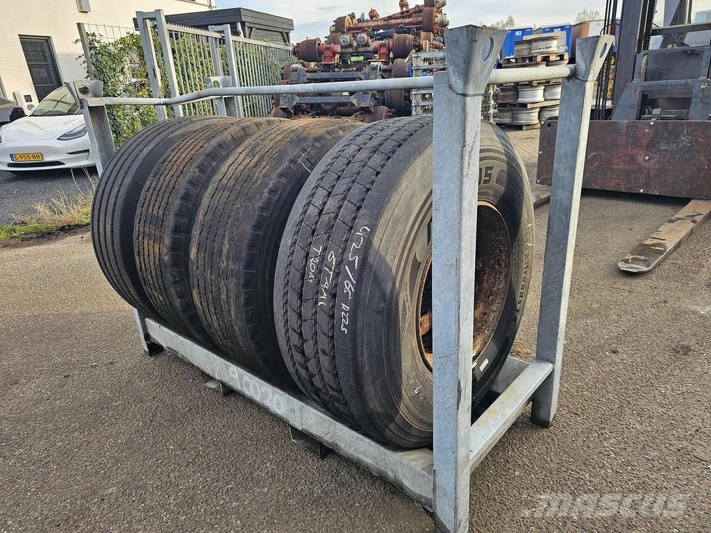 Bridgestone TRAILER BAND |425/65 R 22.5 | 12-12-6-3 MM PROFIEL Ostale kargo komponente