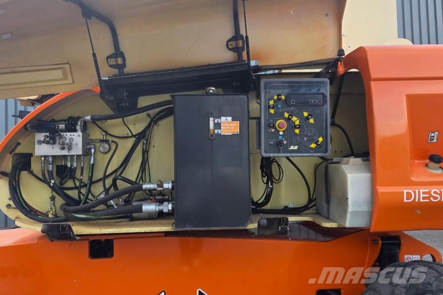 JLG 860SJ Diesel, 4x4 Drive, 28.2m Working Height, 22. لوادر انزلاقية التوجيه