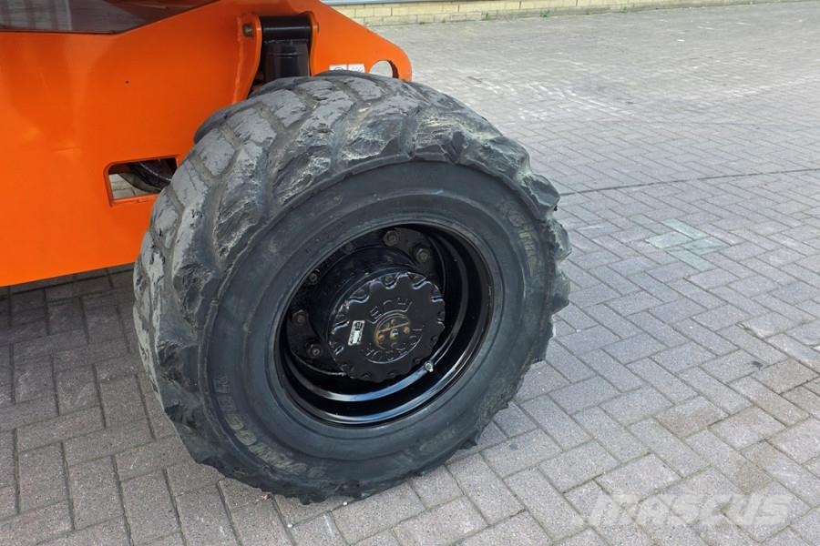 JLG 860SJ Diesel, 4x4 Drive, 28.2m Working Height, 22. لوادر انزلاقية التوجيه