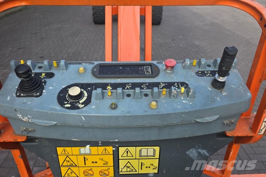JLG 860SJ Diesel, 4x4 Drive, 28.2m Working Height, 22. لوادر انزلاقية التوجيه