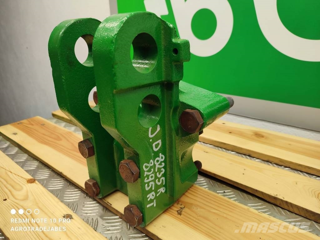 John Deere Center link bracket R241963 John Deere 8235R Alváz és felfüggesztés