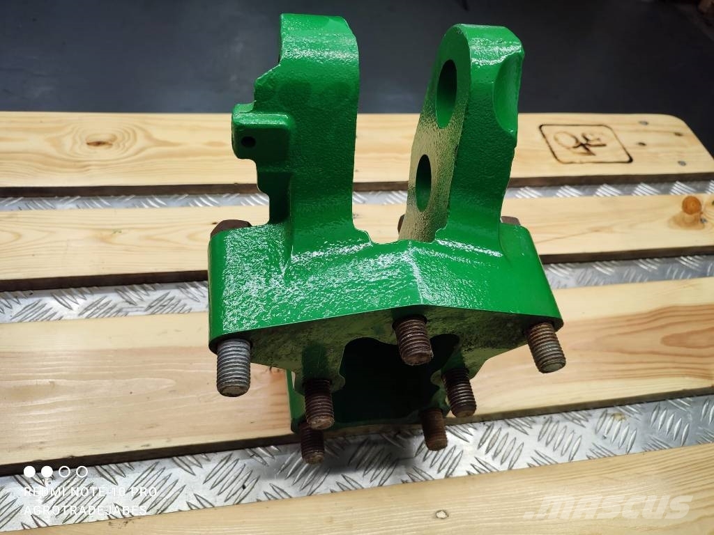 John Deere Center link bracket R241963 John Deere 8235R Alváz és felfüggesztés