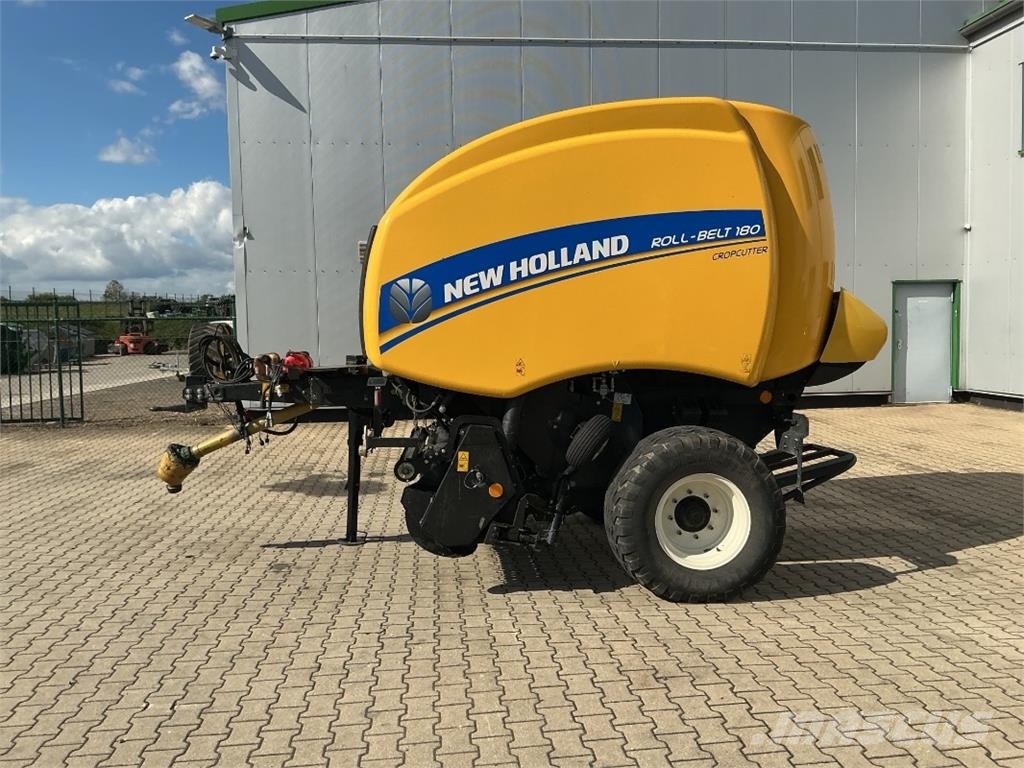 New Holland Roll Belt 180 Cropcutter Ronde-balenpersen