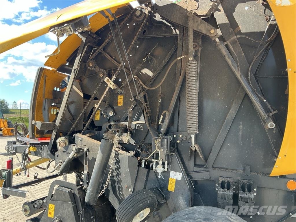 New Holland Roll Belt 180 Cropcutter Ronde-balenpersen