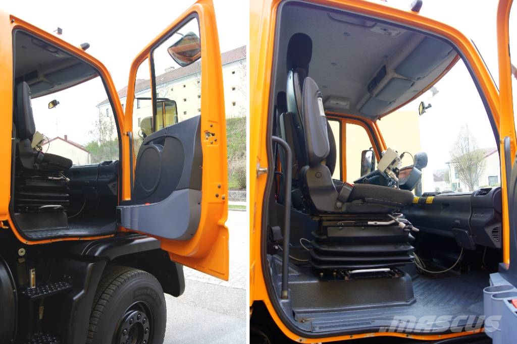 Unimog UNIMOG U400 /TÜV/Hydrostat/VarioPilot/4m³ Streuer Nosiče nářadí