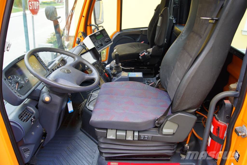 Unimog UNIMOG U400 /TÜV/Hydrostat/VarioPilot/4m³ Streuer Nosiče nářadí