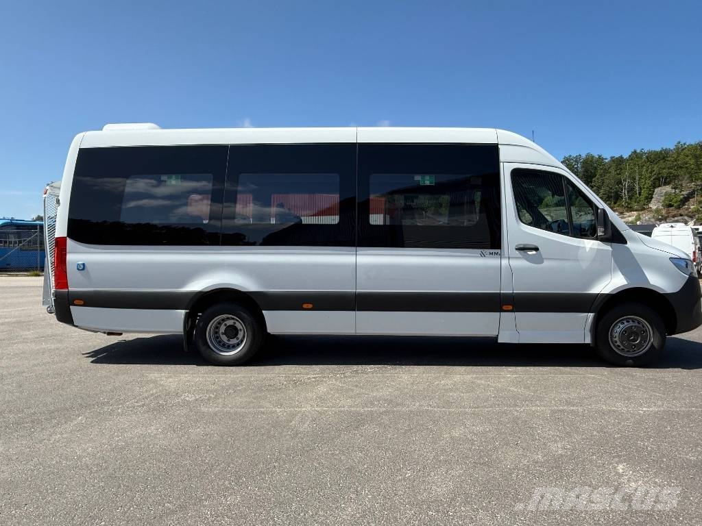 Mercedes-Benz Buss 19p, skolbuss Lift Mikroautobusi