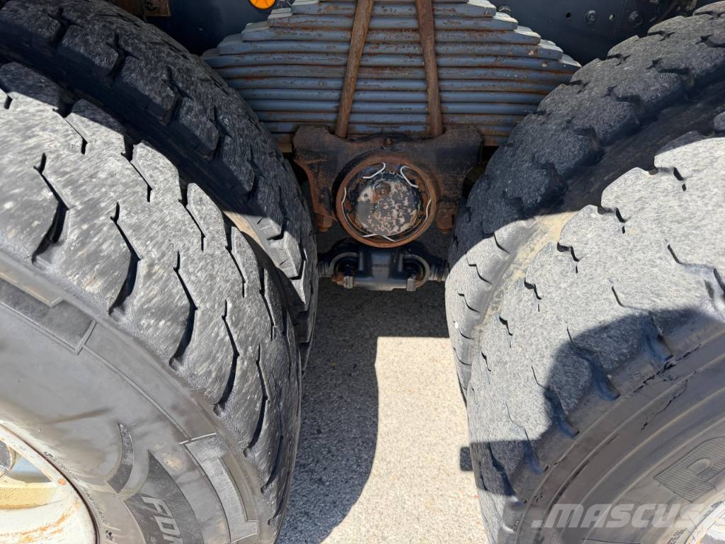 Iveco Trakker 450 Betonmixers en pompen
