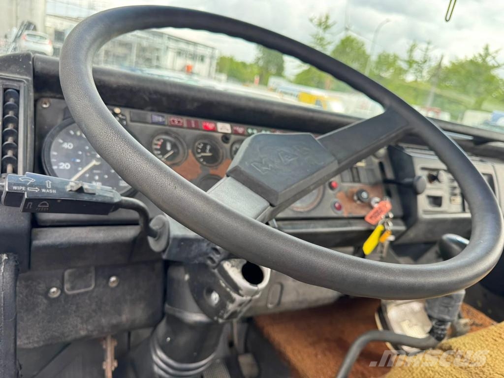 MAN F8 **19.280-4x4-GERMAN TRUCK** شاحنات مسطحة/مفصلية الجوانب